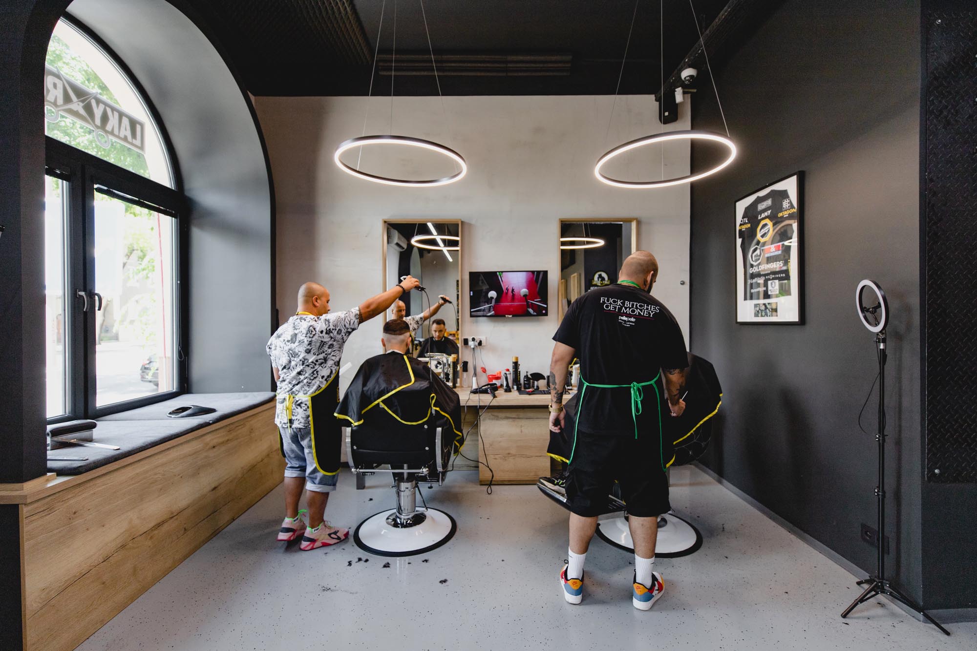 LAKY ROYAL BARBERSHOP I — 5
