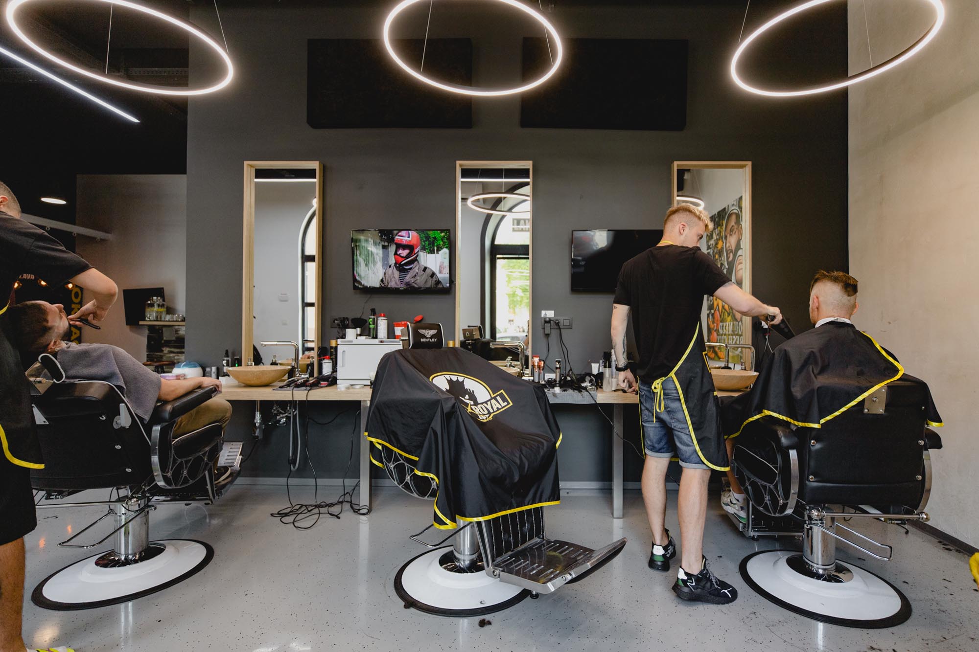 LAKY ROYAL BARBERSHOP I — 4