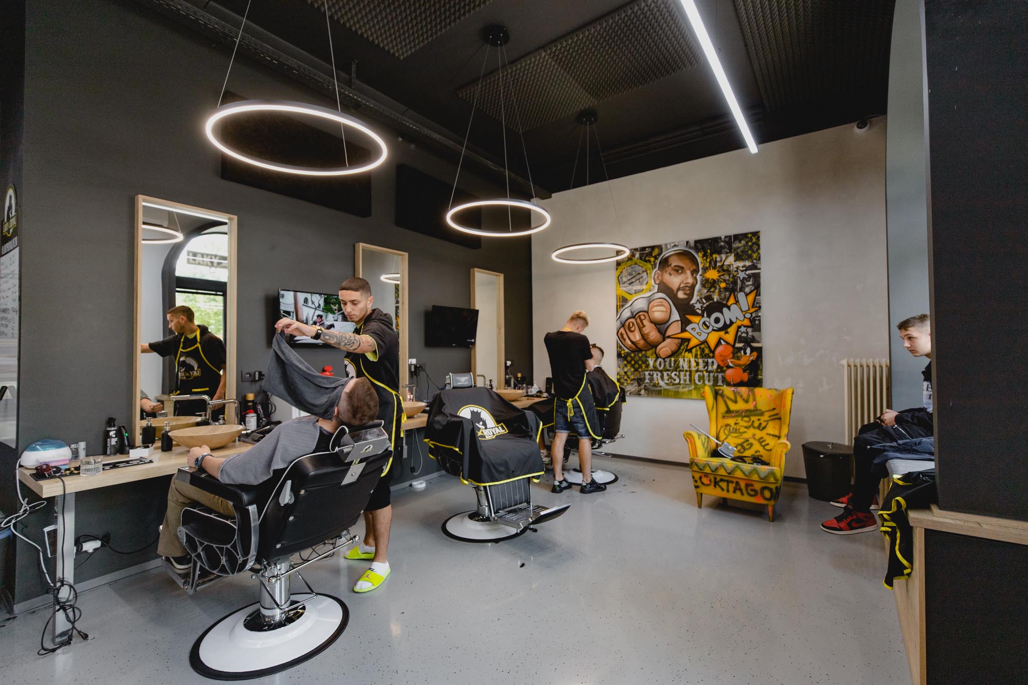 LAKY ROYAL BARBERSHOP I — 3