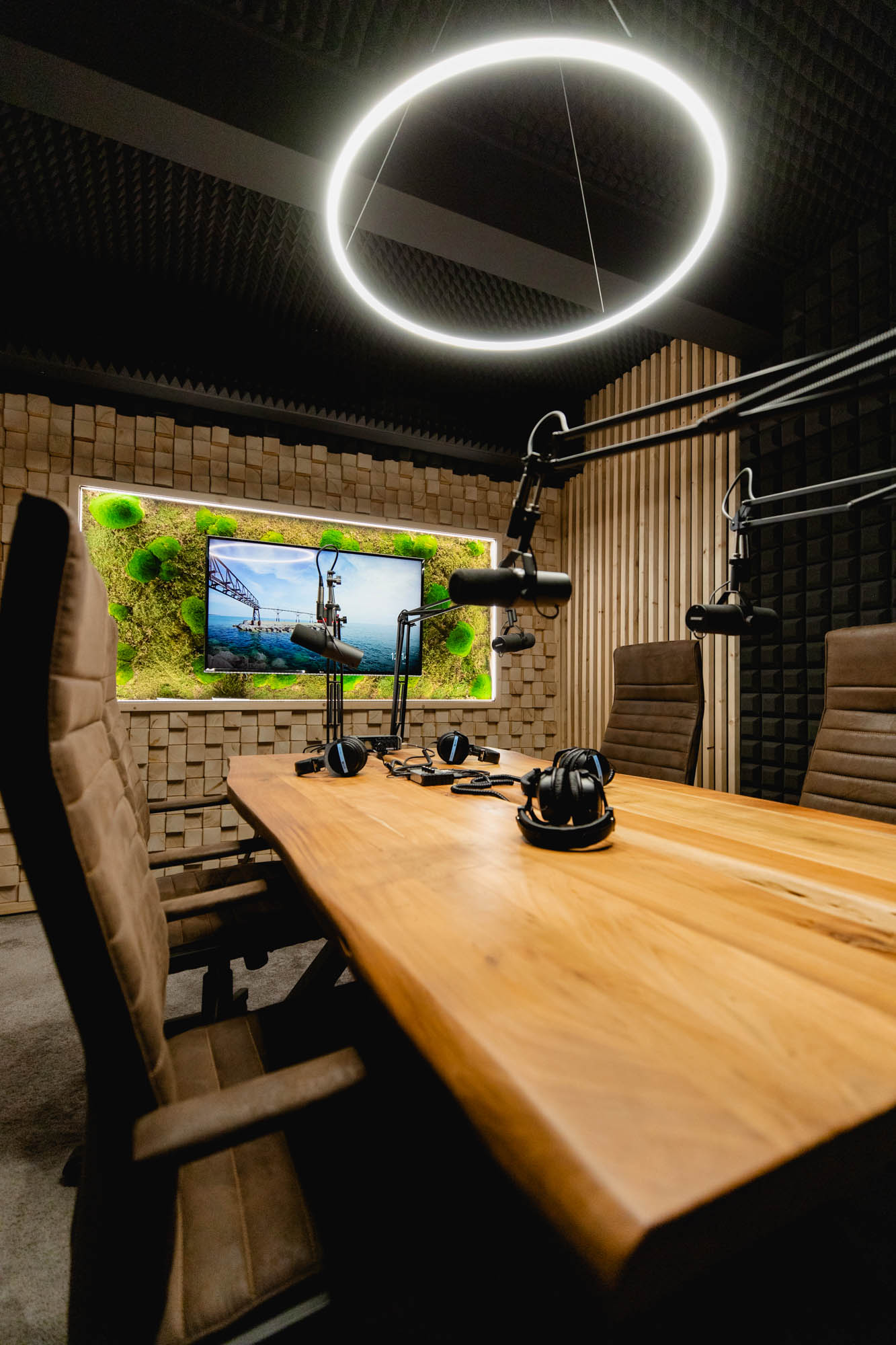 PODCASTER — 3
